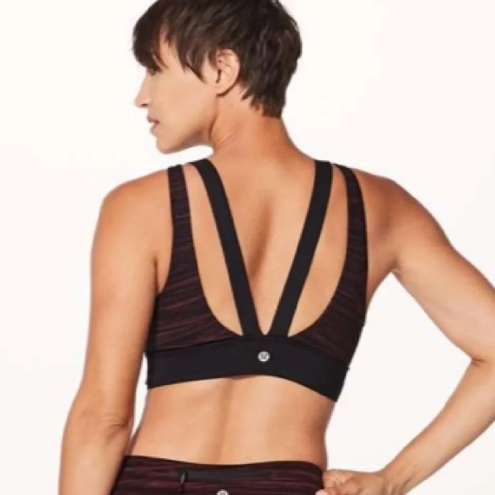 Lululemon sz 8 Run The Day Bra Low Tide Blush Berry/ Black Striped Sports Bra